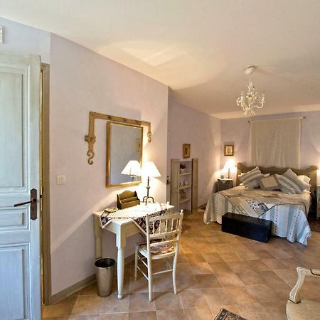 Le Clos Des Freres Gris Bed and Breakfast Aix-en-Provence Eksteriør billede