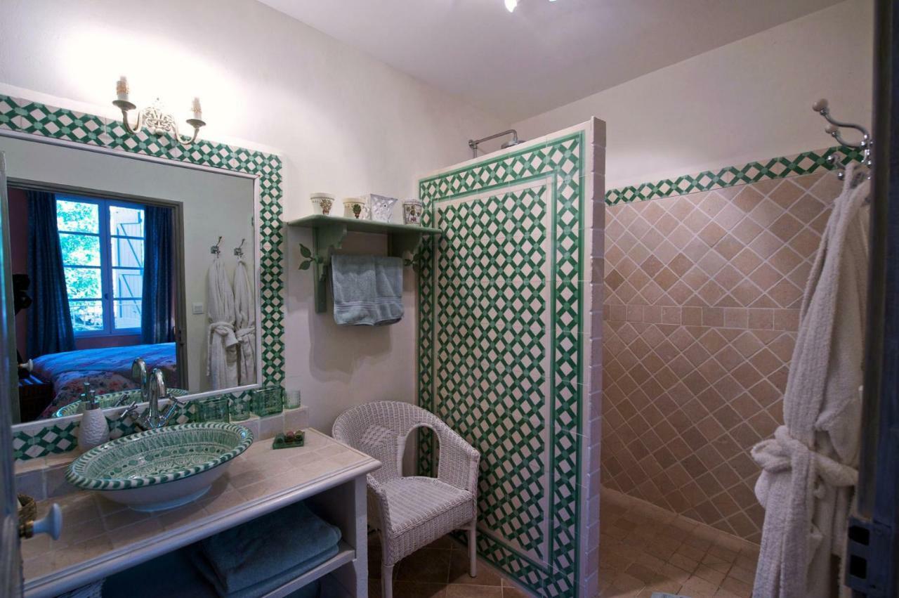 Le Clos Des Freres Gris Bed and Breakfast Aix-en-Provence Eksteriør billede
