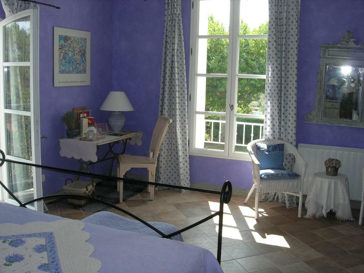 Le Clos Des Freres Gris Bed and Breakfast Aix-en-Provence Eksteriør billede