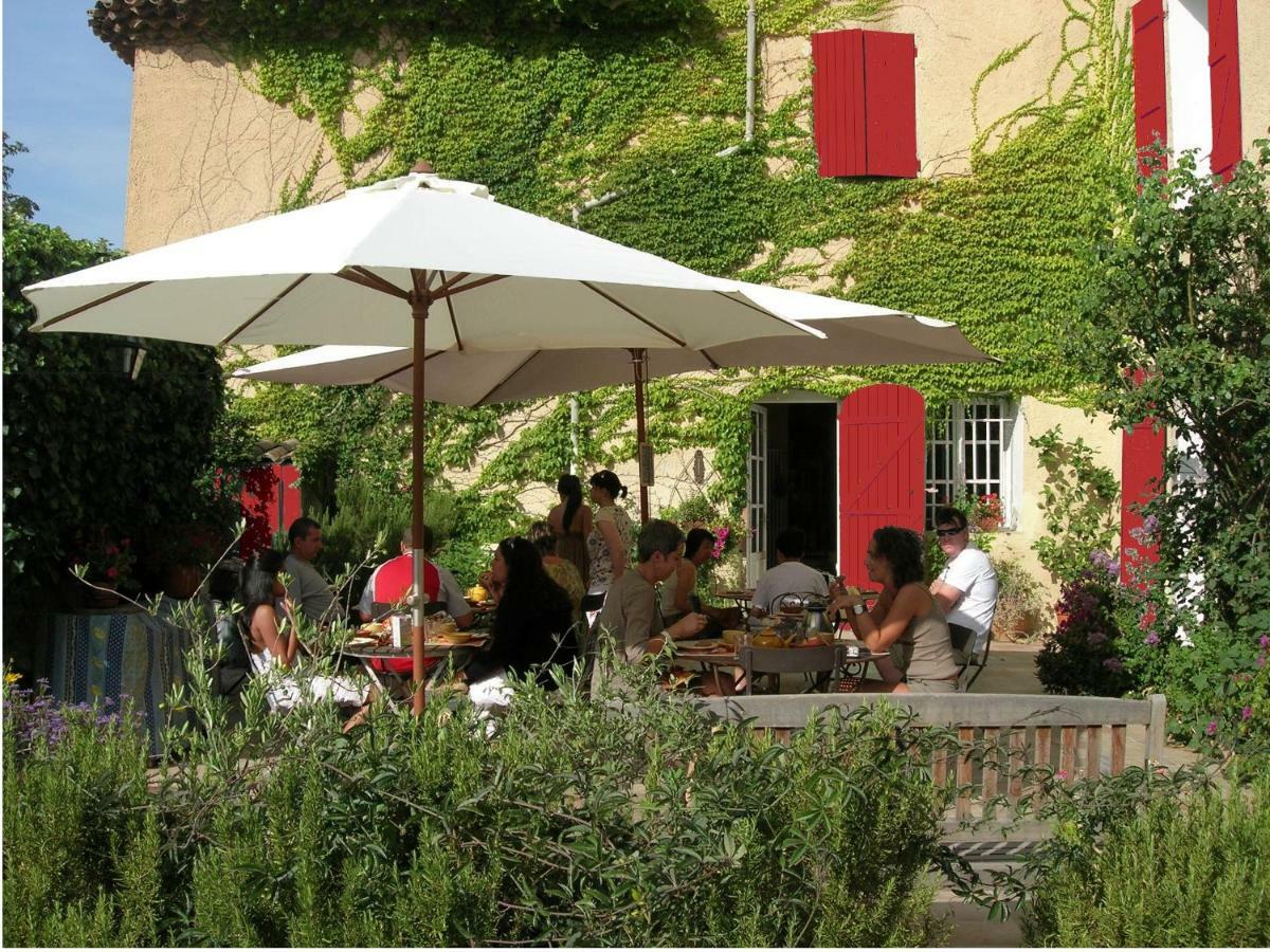 Le Clos Des Freres Gris Bed and Breakfast Aix-en-Provence Eksteriør billede